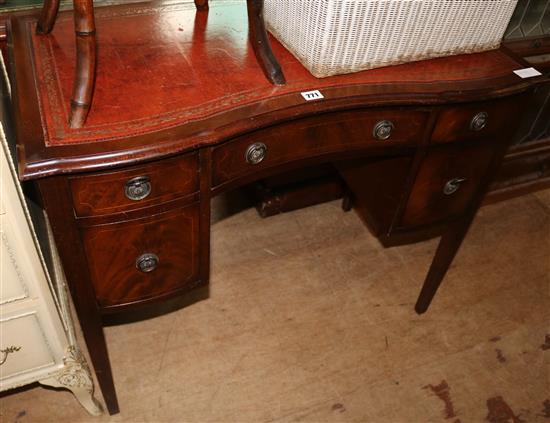 Reproduction desk